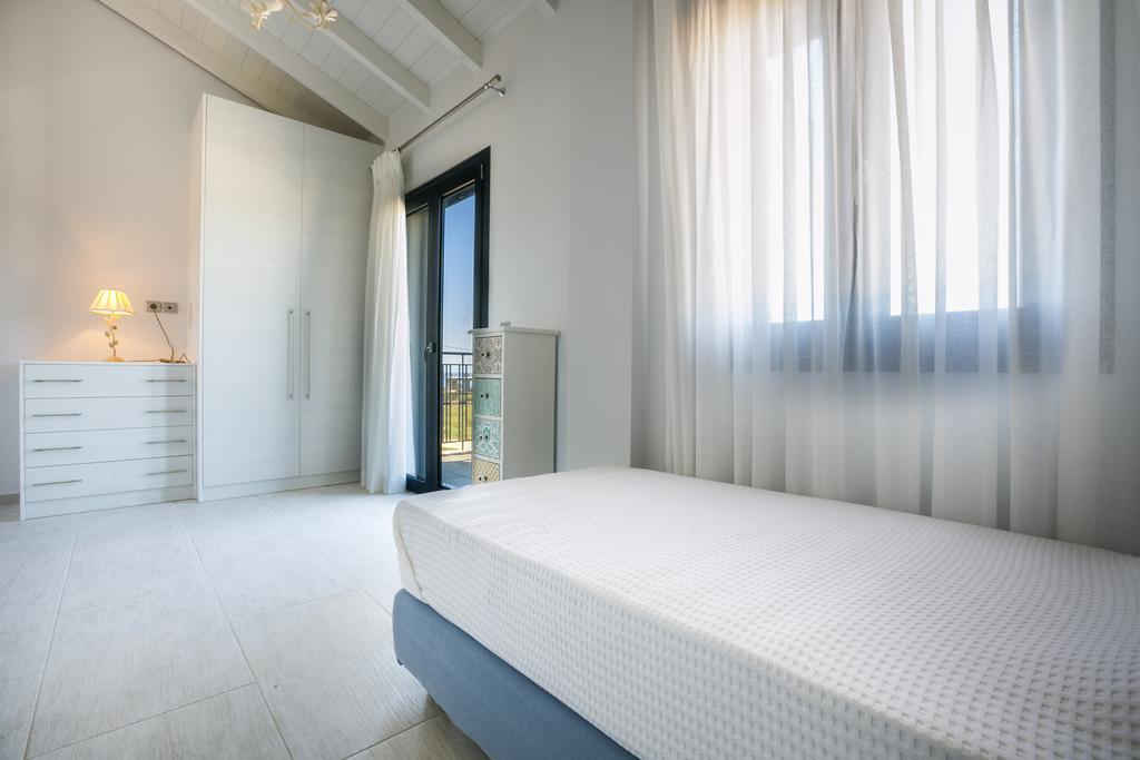 Seirios Luxury Villa Svoronata Exterior foto